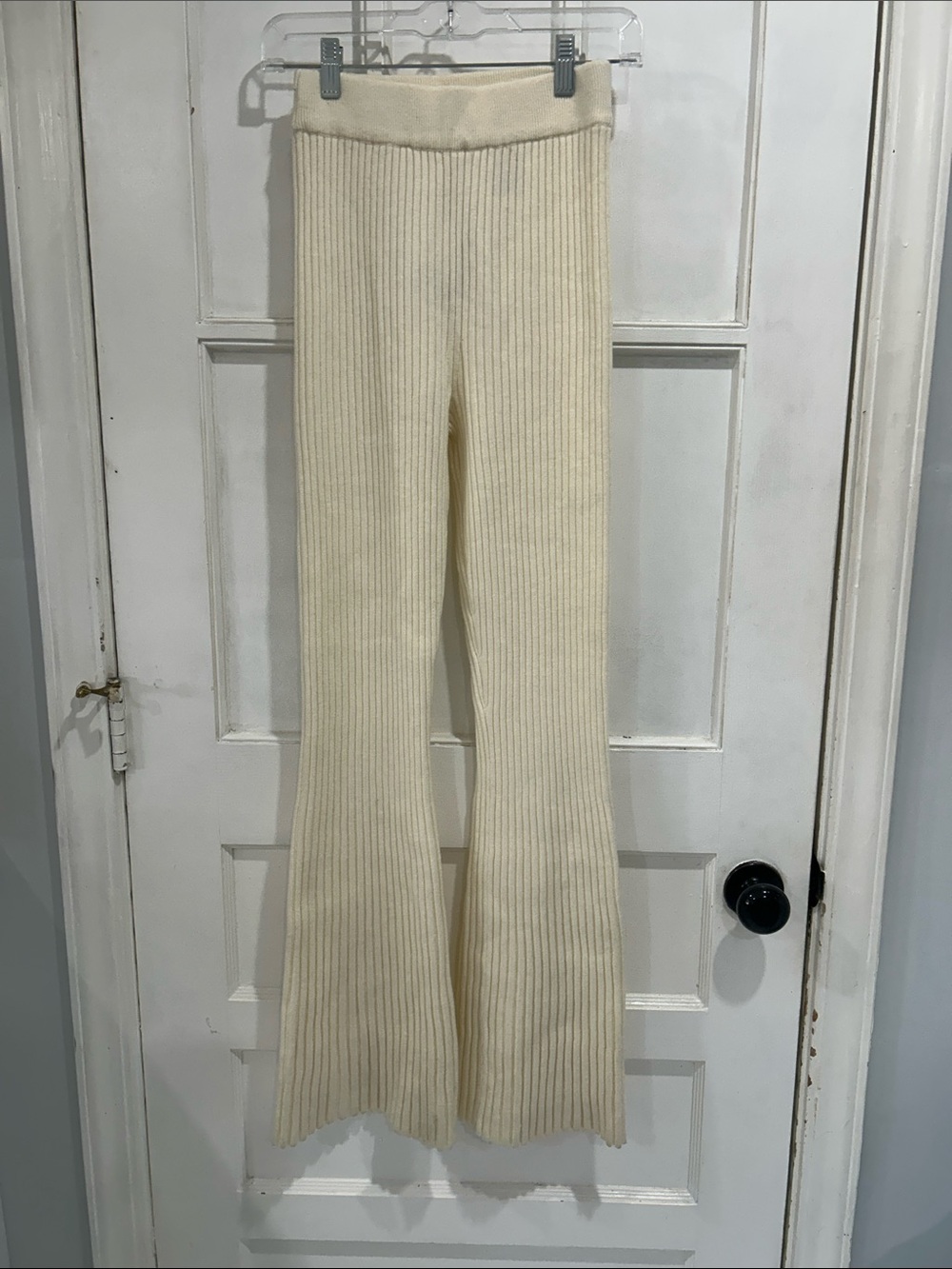 NWT H&M Ribbed Sweater Knit Flare Leg Pull On Pants in Cream - Size XS